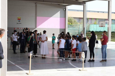 La reina Letizia inaugura el curso escolar en Milagro y San Adrián