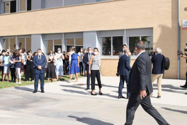 La reina Letizia inaugura el curso escolar en Milagro y San Adrián