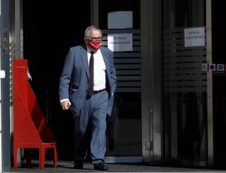 La Fiscalía y los letrados del Club Atlético Osasuna y de los exdirectivos y exempleados de la entidad que estaban acusados de delitos contra la Hacienda Tributaria de Navarra han ratificado este lunes ante el juez los acuerdos que han alcanzado y que evitan el juicio que comenzaba este lunes.
