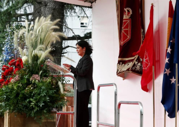 Navarra recuerda a las víctimas de la covid-19 y reconoce la labor de profesionales y voluntarios