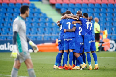 Fotos del partido Getafe-Osasuna en el Coliseum Alfonso Pérez.