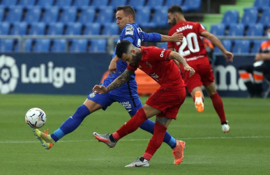 Fotos del partido Getafe-Osasuna en el Coliseum Alfonso Pérez.