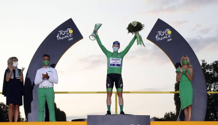 Sam Bennett se ha llevado este domingo en París la 21ª y última etapa del Tour de Francia 2020, en una jornada en la que se entregó el triunfo en la general al joven Tadej Pogacar.