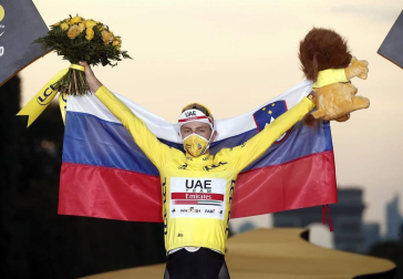 Sam Bennett se ha llevado este domingo en París la 21ª y última etapa del Tour de Francia 2020, en una jornada en la que se entregó el triunfo en la general al joven Tadej Pogacar.