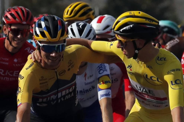 Sam Bennett se ha llevado este domingo en París la 21ª y última etapa del Tour de Francia 2020, en una jornada en la que se entregó el triunfo en la general al joven Tadej Pogacar.