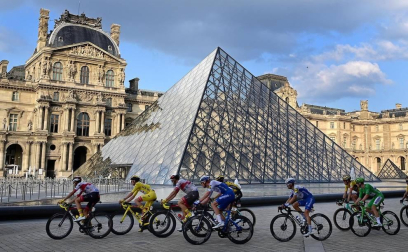 Sam Bennett se ha llevado este domingo en París la 21ª y última etapa del Tour de Francia 2020, en una jornada en la que se entregó el triunfo en la general al joven Tadej Pogacar.