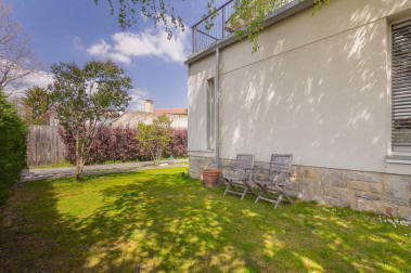 Se vende exclusivo unifamiliar con piscina y jardín para ti y tu familia
