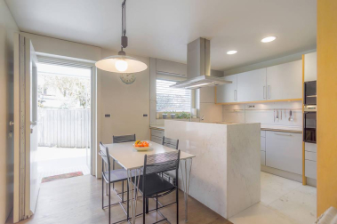 Se vende exclusivo unifamiliar con piscina y jardín para ti y tu familia