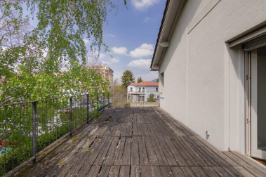 Se vende exclusivo unifamiliar con piscina y jardín para ti y tu familia