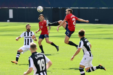 Galería de fotos del primer partido de Osasuna en El Sadar en la temporada 2020-21.