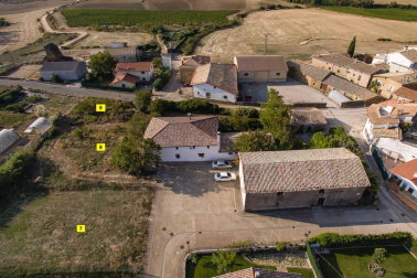 Se vende finca de 1.061 m2 y parcelas de 500