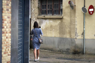 El Gobierno de Navarra, en colaboración con el Ayuntamiento de San Adrián, ha aprobado un paquete de medidas extraordinarias para contener la expansión del COVID-19 en este municipio de algo más de 6.000 habitantes, donde la incidencia acumulada de los últimos 14 días es de 1.399 casos por 100.000 habitantes.