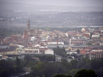 El Gobierno de Navarra, en colaboración con el Ayuntamiento de San Adrián, ha aprobado un paquete de medidas extraordinarias para contener la expansión del COVID-19 en este municipio de algo más de 6.000 habitantes, donde la incidencia acumulada de los últimos 14 días es de 1.399 casos por 100.000 habitantes.