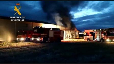 Vídeo: Incendio en una nave de Cintruénigo
