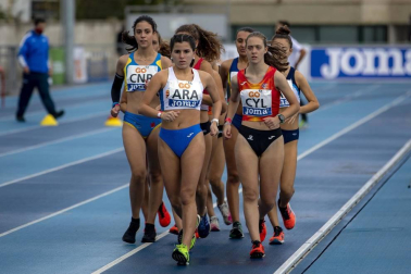 Fotos del Campeonato de España Sub 18 de Atletismo de Federaciones Autonómicas celebrado en el estadio Larrabide de Pamplona.