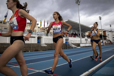 Fotos del Campeonato de España Sub 18 de Atletismo de Federaciones Autonómicas celebrado en el estadio Larrabide de Pamplona.