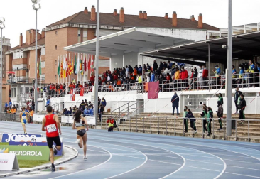 Fotos del Campeonato de España Sub 18 de Atletismo de Federaciones Autonómicas celebrado en el estadio Larrabide de Pamplona.