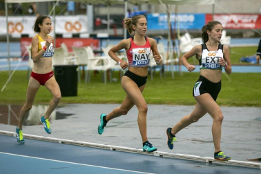 Fotos del Campeonato de España Sub 18 de Atletismo de Federaciones Autonómicas celebrado en el estadio Larrabide de Pamplona.