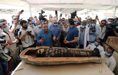 Fotos de los sarcófagos con momias dentro de hace 2.600 años