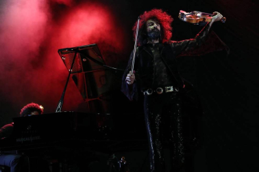 El violinista libanés conmovió en el pabellón pamplonés, acompañado esta vez por el pianista cubano Iván 'Melón' Lewis.