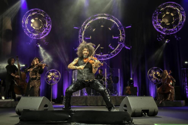 El violinista libanés conmovió en el pabellón pamplonés, acompañado esta vez por el pianista cubano Iván 'Melón' Lewis.