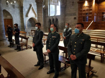 Los Amigos de la Colegiata y el Consejo Navarra del Movimiento Europeo reconocen su labor en el apoyo de los peregrinos