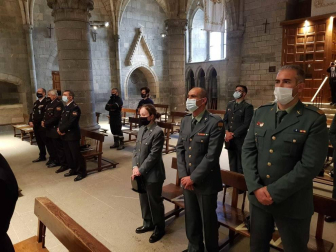 Los Amigos de la Colegiata y el Consejo Navarra del Movimiento Europeo reconocen su labor en el apoyo de los peregrinos