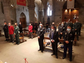 Los Amigos de la Colegiata y el Consejo Navarra del Movimiento Europeo reconocen su labor en el apoyo de los peregrinos