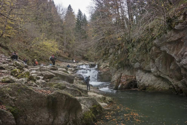 Irati se convierte en otoño en la primera opción de muchos excursionistas