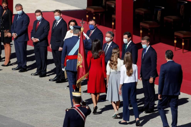 Este año la celebración del 12 de octubre ha quedado reducida a un austero acto militar en el Patio de la Armería del Palacio Real.