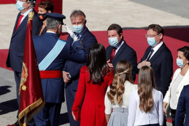 Este año la celebración del 12 de octubre ha quedado reducida a un austero acto militar en el Patio de la Armería del Palacio Real.