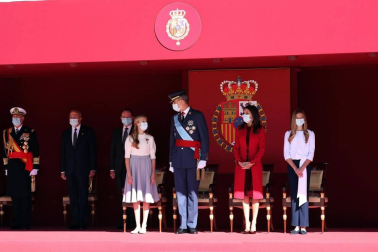 Este año la celebración del 12 de octubre ha quedado reducida a un austero acto militar en el Patio de la Armería del Palacio Real.