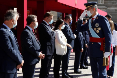 Este año la celebración del 12 de octubre ha quedado reducida a un austero acto militar en el Patio de la Armería del Palacio Real.