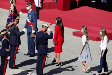 Este año la celebración del 12 de octubre ha quedado reducida a un austero acto militar en el Patio de la Armería del Palacio Real.
