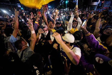 Los jugadores angelinos vencieron a Miami Heat en el sexto partido, colocando la final en 4-2 y consiguiendo el título de campeones para alegría de sus aficionados.