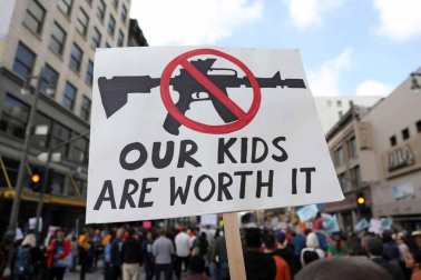 Reclaman medidas férreas contra las armas tras el tiroteo de Parkland