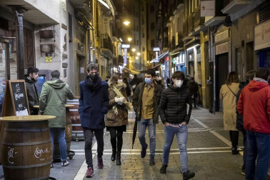 El cierre reduce la afluencia del 'juevintxo'