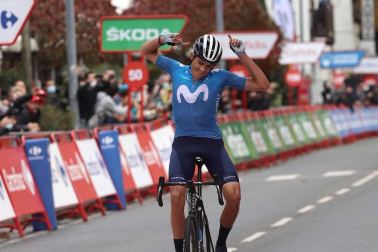 Imágenes de la salida desde Pamplona y del desarrollo de la segunda etapa entre Pamplona y Lekunberri.
