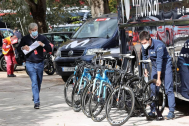 Imágenes de la salida desde Pamplona y del desarrollo de la segunda etapa entre Pamplona y Lekunberri.