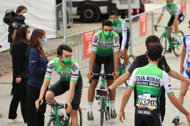 Imágenes de la salida desde Pamplona y del desarrollo de la segunda etapa entre Pamplona y Lekunberri.