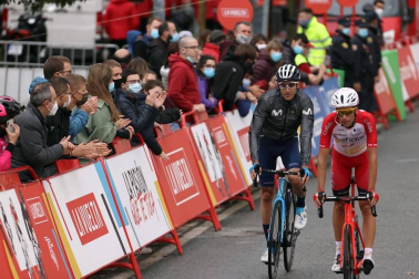 Imágenes de la salida desde Pamplona y del desarrollo de la segunda etapa entre Pamplona y Lekunberri.