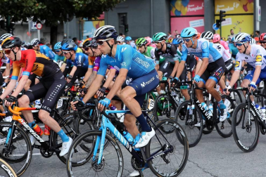 Imágenes de la salida desde Pamplona y del desarrollo de la segunda etapa entre Pamplona y Lekunberri.