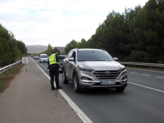 Imágenes de la primera jornada de confinamiento perimetral de la Comunidad, que los navarros viven con cierta normalidad pero con muchas dudas sobre qué pueden hacer o no en esta nueva fase de restricciones, encaminadas a reducir la tasa de contagio de coronavirus.