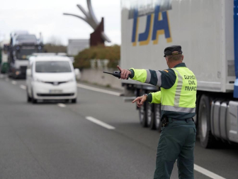Los navarros viven este jueves la primera jornada de confinamiento perimetral de la Comunidad con cierta normalidad pero con muchas dudas sobre qué pueden hacer o no en esta nueva fase de restricciones, encaminadas a reducir la tasa de contagio de coronavirus.