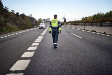 Los navarros viven este jueves la primera jornada de confinamiento perimetral de la Comunidad con cierta normalidad pero con muchas dudas sobre qué pueden hacer o no en esta nueva fase de restricciones, encaminadas a reducir la tasa de contagio de coronavirus.