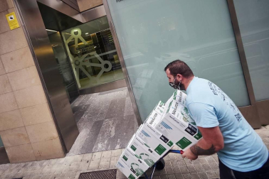 Los navarros viven este jueves la primera jornada de confinamiento perimetral de la Comunidad con cierta normalidad pero con muchas dudas sobre qué pueden hacer o no en esta nueva fase de restricciones, encaminadas a reducir la tasa de contagio de coronavirus.