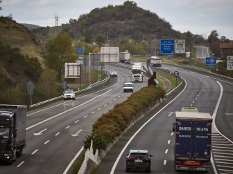 Los navarros viven este jueves la primera jornada de confinamiento perimetral de la Comunidad con cierta normalidad pero con muchas dudas sobre qué pueden hacer o no en esta nueva fase de restricciones, encaminadas a reducir la tasa de contagio de coronavirus.