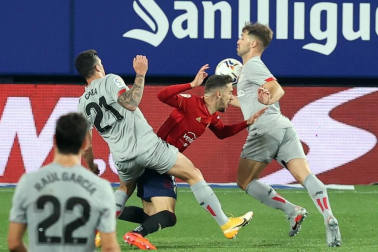 Galería de fotos del partido entre Osasuna y Athletic, que ha terminado con victoria rojilla por 1-0 el día de la celebración del centenario del club.