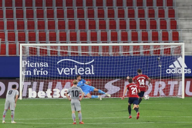 Galería de fotos del partido entre Osasuna y Athletic, que ha terminado con victoria rojilla por 1-0 el día de la celebración del centenario del club.