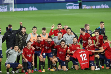 Galería de fotos del partido entre Osasuna y Athletic, que ha terminado con victoria rojilla por 1-0 el día de la celebración del centenario del club.